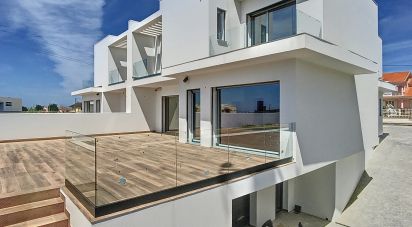 Maison T4 à Igreja Nova e Cheleiros de 244 m²