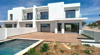 Maison T4 à Igreja Nova e Cheleiros de 244 m²