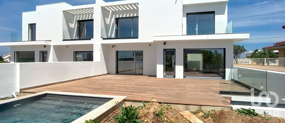 Maison T4 à Igreja Nova e Cheleiros de 244 m²