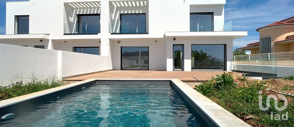 Maison T4 à Igreja Nova e Cheleiros de 244 m²