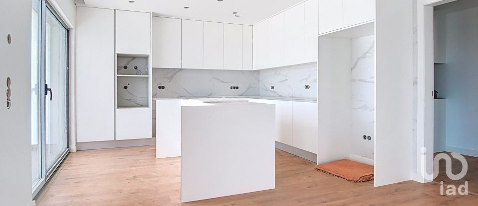 Maison T4 à Igreja Nova e Cheleiros de 244 m²