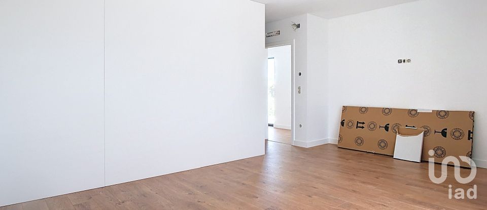 Maison T4 à Igreja Nova e Cheleiros de 244 m²