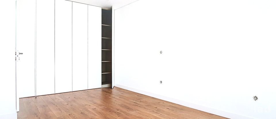 Maison T4 à Igreja Nova e Cheleiros de 244 m²