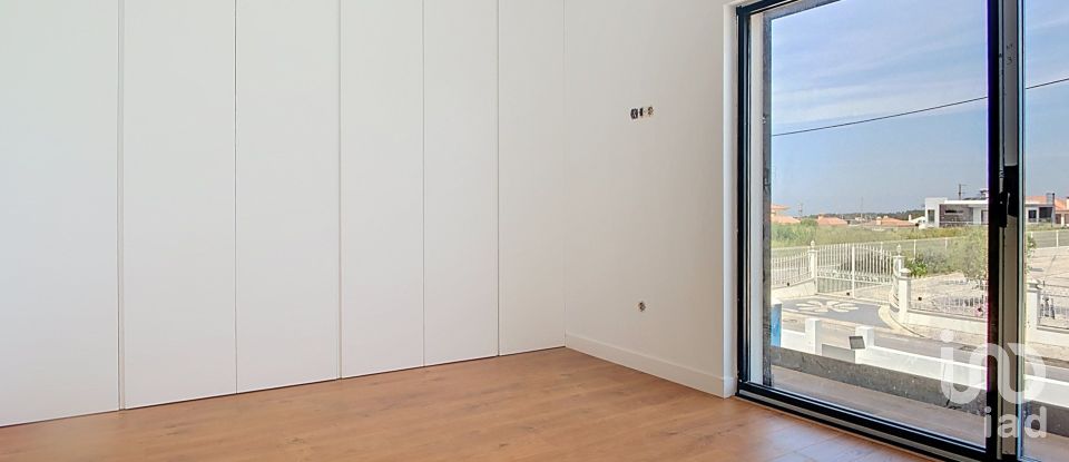 Maison T4 à Igreja Nova e Cheleiros de 244 m²