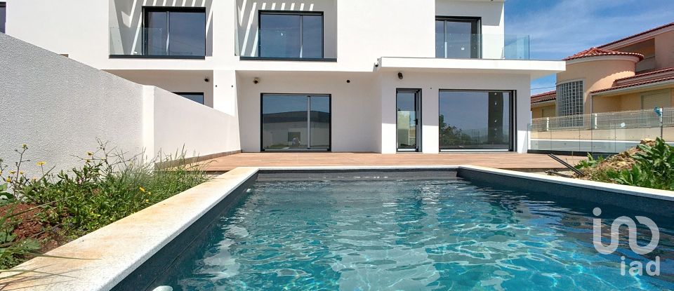 Maison T4 à Igreja Nova e Cheleiros de 244 m²