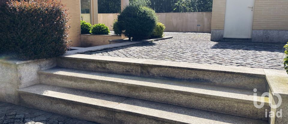 Moradia T3 em Anha de 245 m²