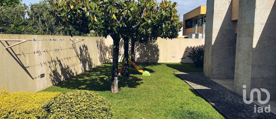 Moradia T3 em Anha de 245 m²