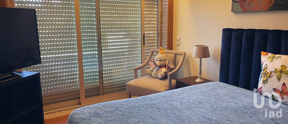 Moradia T3 em Anha de 245 m²