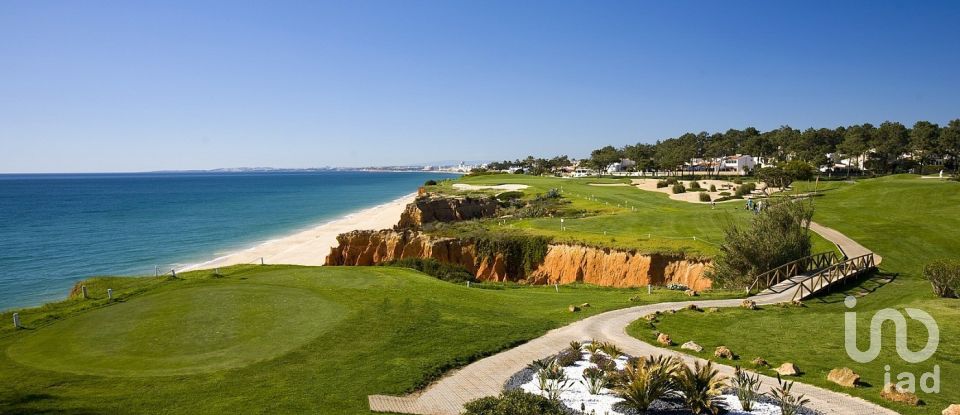 House T5 in Almancil of 259 m²