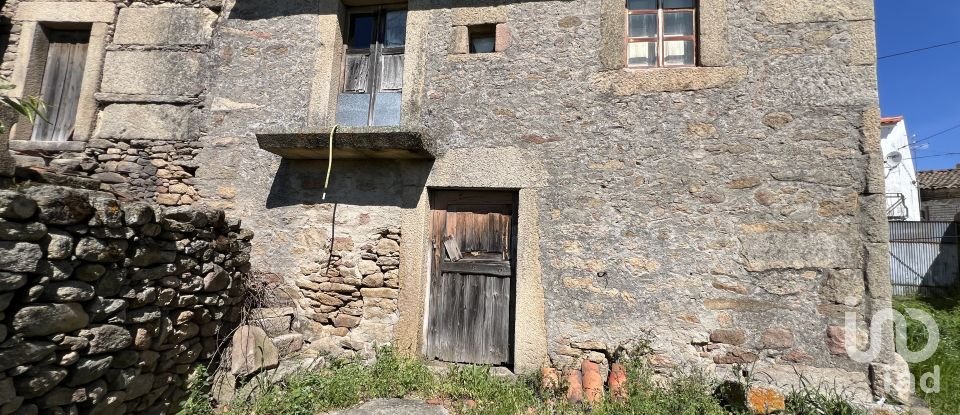 Maison de village T3 à Castelo Rodrigo de 97 m²