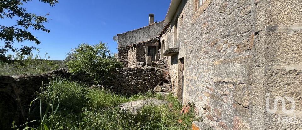 Maison de village T3 à Castelo Rodrigo de 97 m²