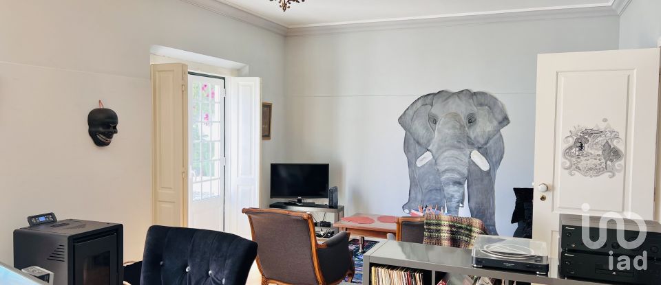 House T4 in Santarém (Marvila), Santa Iria Da Ribeira De Santarém, Santarém (São Salvador) E Santarém (São Nicolau) of 359 m²