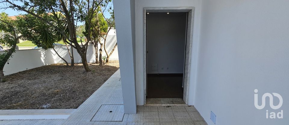 House T4 in Sesimbra (Castelo) of 300 m²