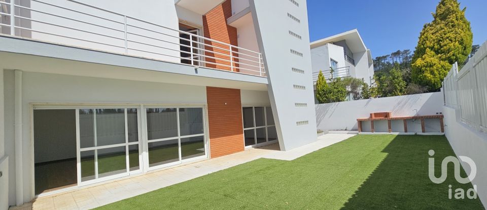 House T4 in Sesimbra (Castelo) of 300 m²