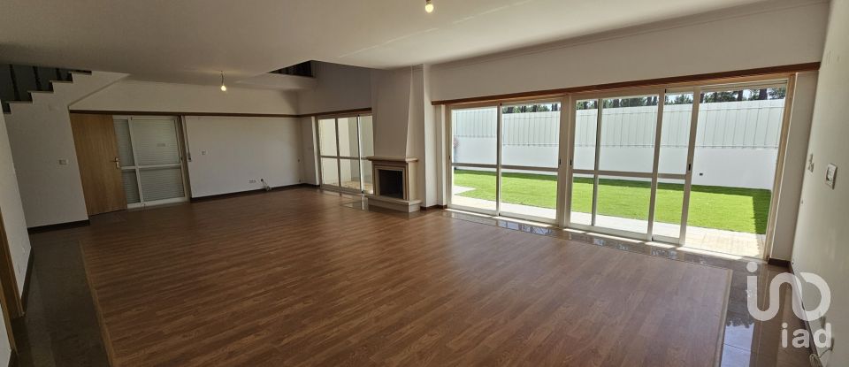 House T4 in Sesimbra (Castelo) of 300 m²