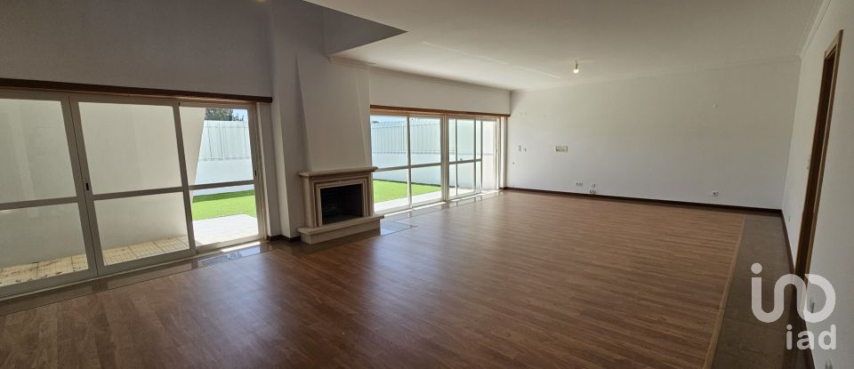 House T4 in Sesimbra (Castelo) of 300 m²