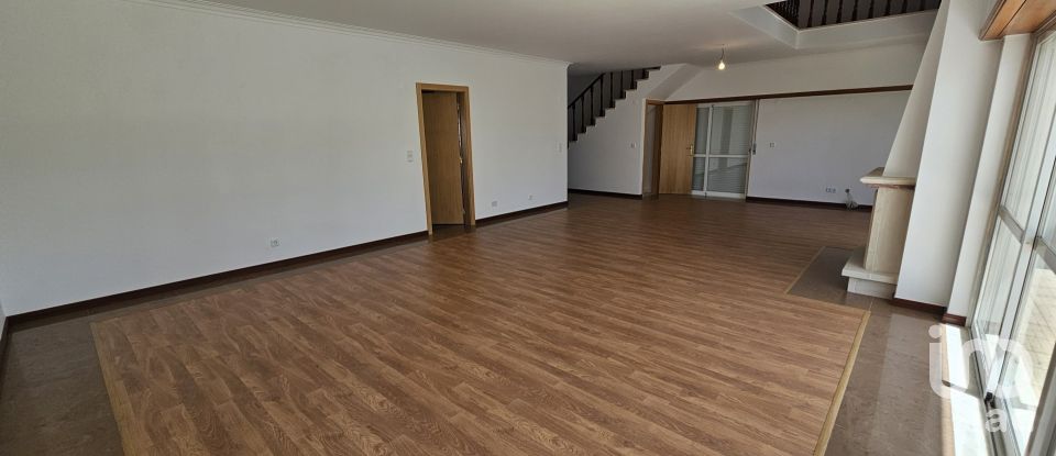 House T4 in Sesimbra (Castelo) of 300 m²