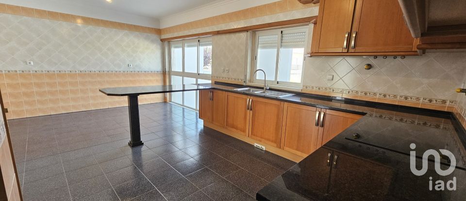 House T4 in Sesimbra (Castelo) of 300 m²