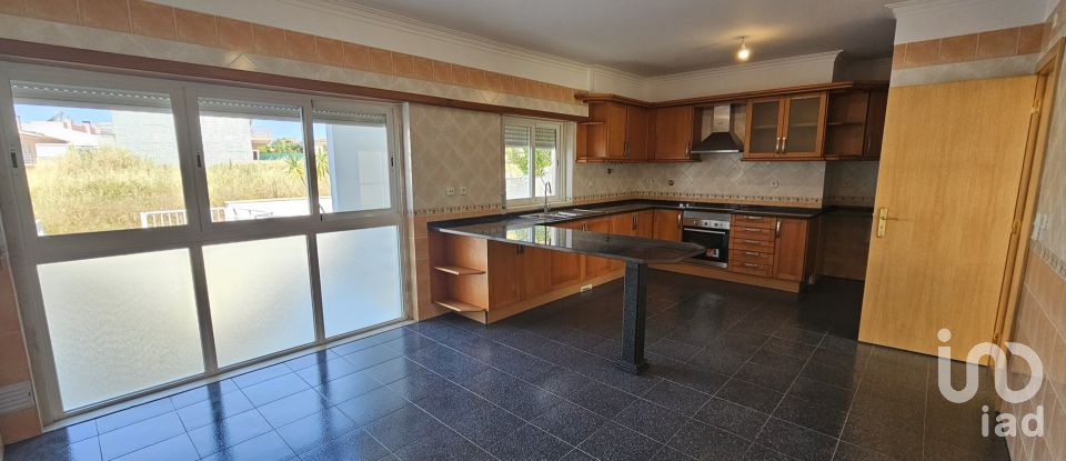 House T4 in Sesimbra (Castelo) of 300 m²