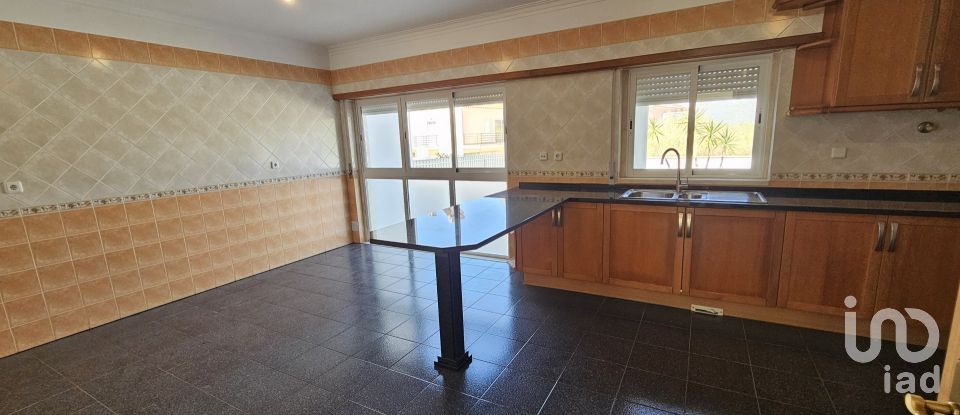 House T4 in Sesimbra (Castelo) of 300 m²