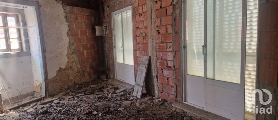 House T2 in Coz, Alpedriz e Montes of 72 m²