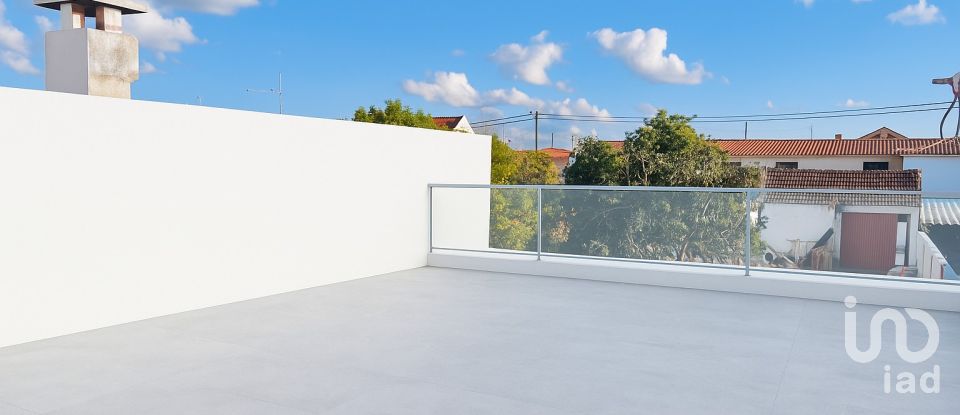 House T3 in Benfica do Ribatejo of 185 m²