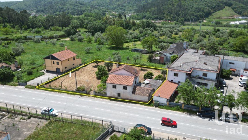Maison traditionnelle T3 à São Miguel, Santa Eufémia e Rabaçal de 175 m²
