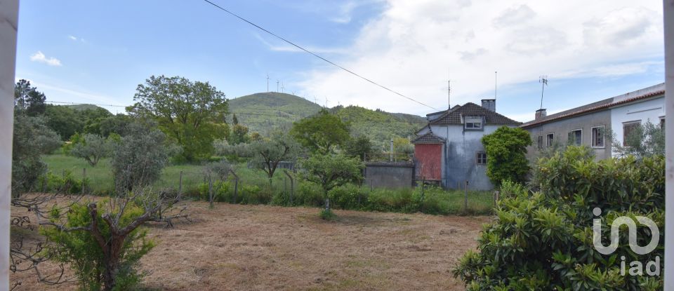 Maison traditionnelle T3 à São Miguel, Santa Eufémia e Rabaçal de 175 m²