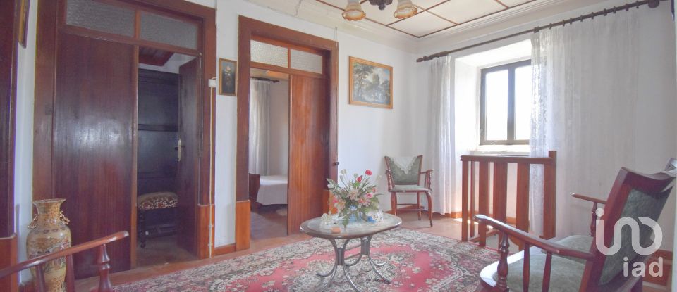 Maison traditionnelle T3 à São Miguel, Santa Eufémia e Rabaçal de 175 m²