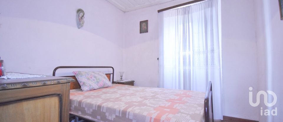 Maison traditionnelle T3 à São Miguel, Santa Eufémia e Rabaçal de 175 m²