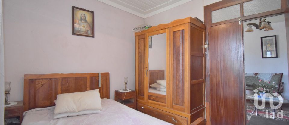 Maison traditionnelle T3 à São Miguel, Santa Eufémia e Rabaçal de 175 m²