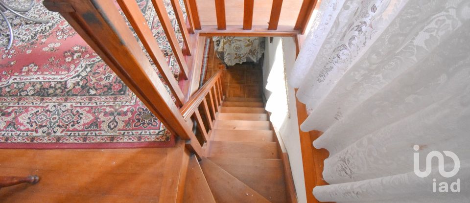 Maison traditionnelle T3 à São Miguel, Santa Eufémia e Rabaçal de 175 m²