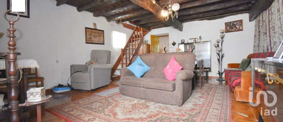 Maison traditionnelle T3 à São Miguel, Santa Eufémia e Rabaçal de 175 m²