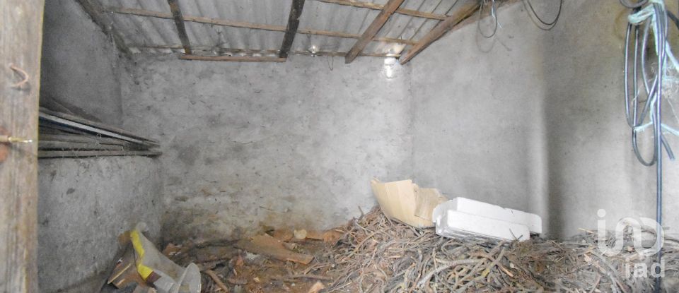 Maison traditionnelle T3 à São Miguel, Santa Eufémia e Rabaçal de 175 m²