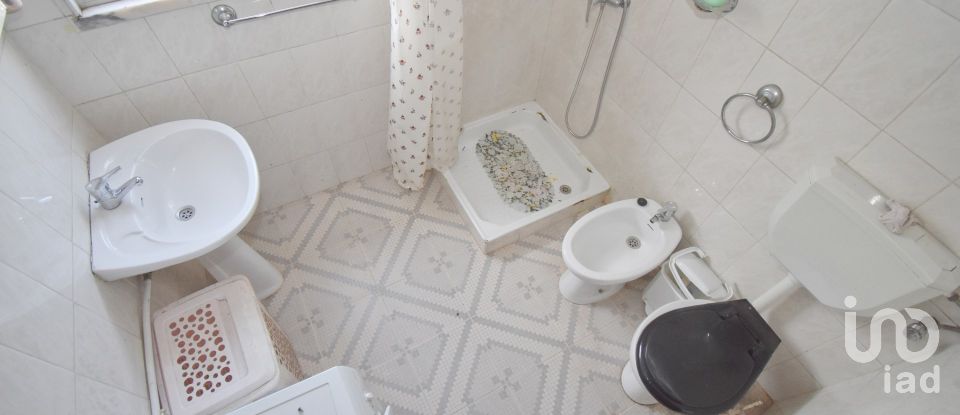 Maison traditionnelle T3 à São Miguel, Santa Eufémia e Rabaçal de 175 m²