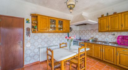 Maison T6 à Alvarães de 318 m²