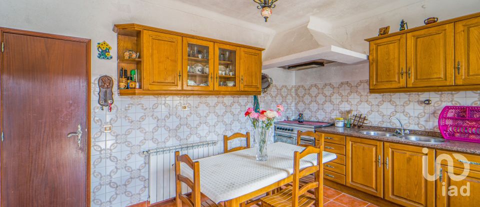 Maison T6 à Alvarães de 318 m²