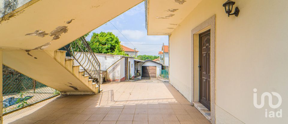 Maison T6 à Alvarães de 318 m²