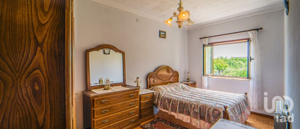 Maison T6 à Alvarães de 318 m²