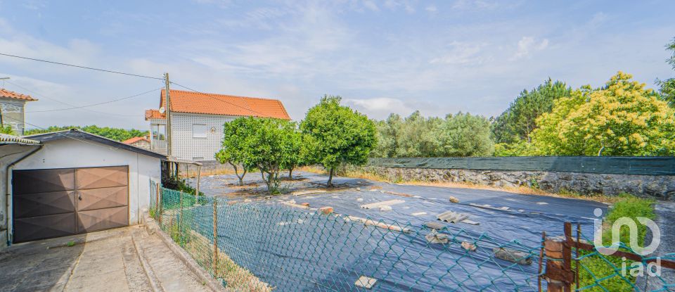 Maison T6 à Alvarães de 318 m²