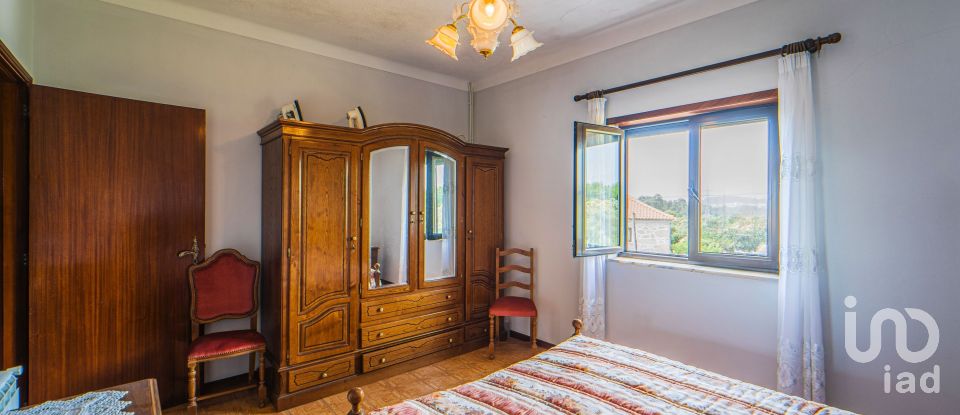 Maison T6 à Alvarães de 318 m²