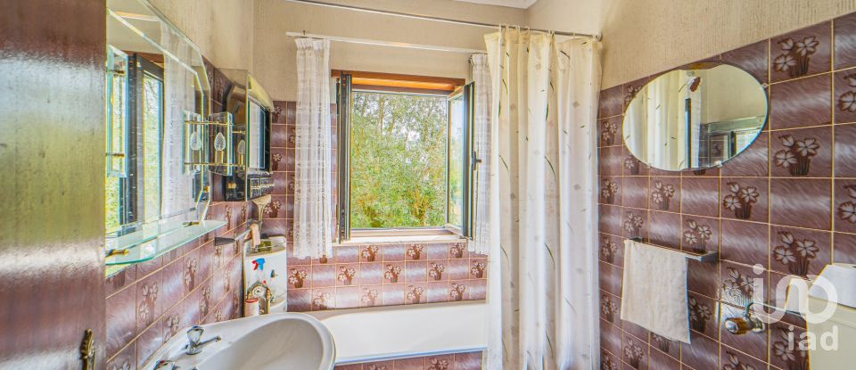 Maison T6 à Alvarães de 318 m²