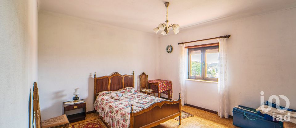 Maison T6 à Alvarães de 318 m²