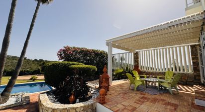 House T7 in Santa Bárbara de Nexe of 551 m²