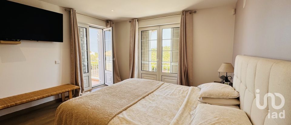 House T7 in Santa Bárbara de Nexe of 551 m²