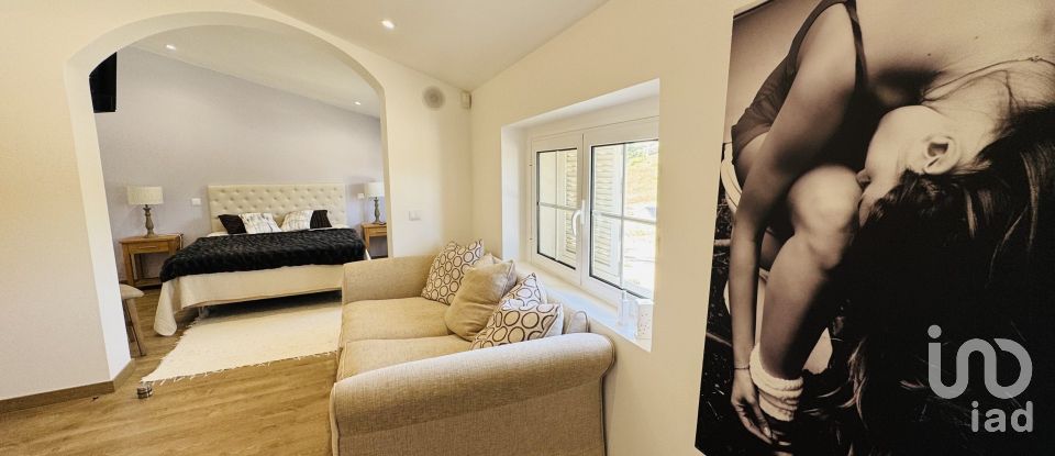 House T7 in Santa Bárbara de Nexe of 551 m²