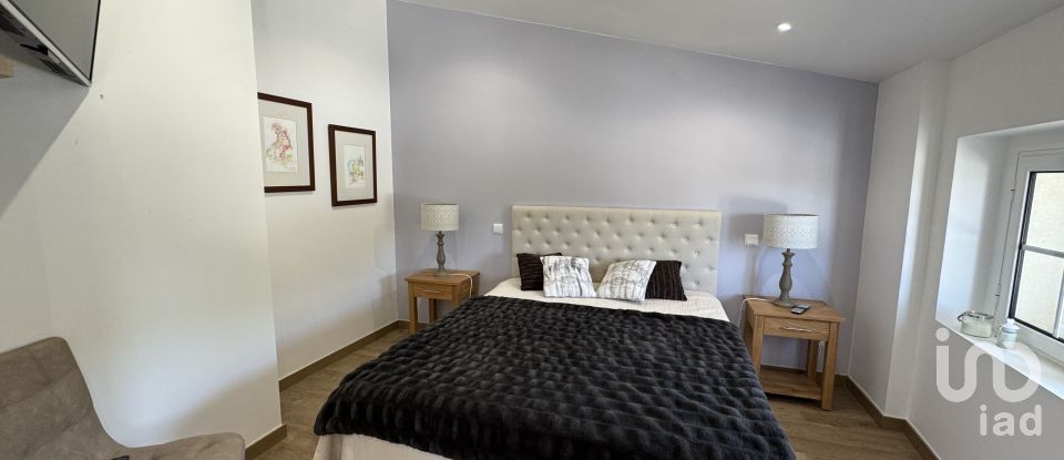 House T7 in Santa Bárbara de Nexe of 551 m²