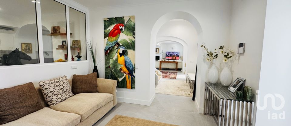 House T7 in Santa Bárbara de Nexe of 551 m²