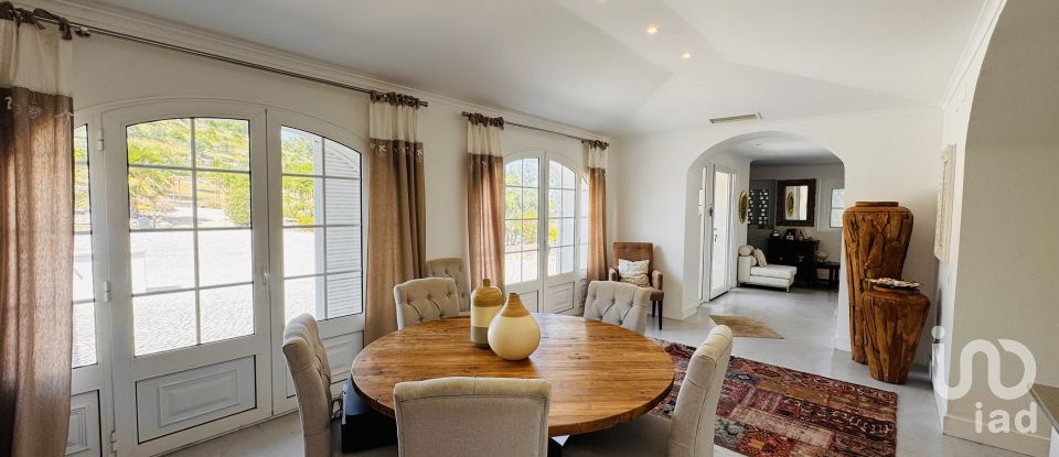 House T7 in Santa Bárbara de Nexe of 551 m²