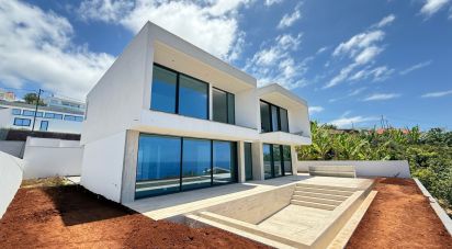 House T3 in Calheta of 324 m²